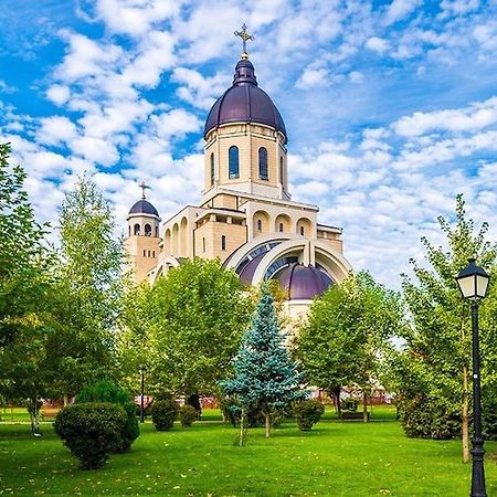 Ultracentral,Parcul Catedralei,Apartament 2 Camere Bákó Kültér fotó