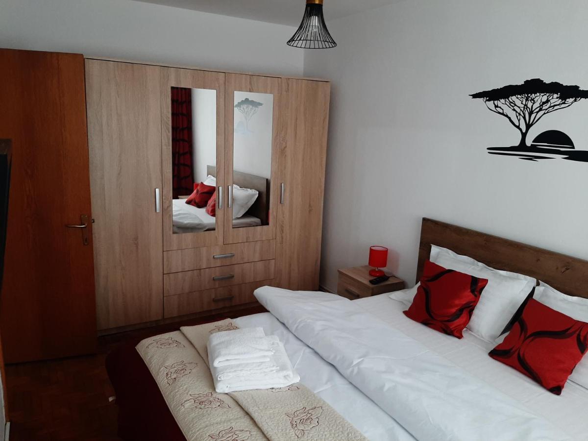 Ultracentral,Parcul Catedralei,Apartament 2 Camere Bákó Kültér fotó